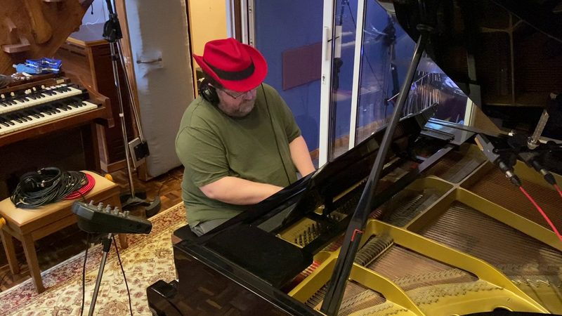 Chris_piano_2